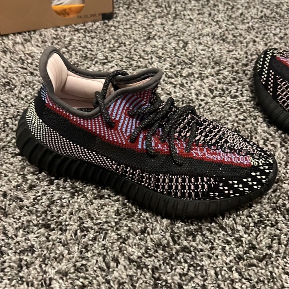 Yeezy boost 350 v2 yecheil - Picture 3 of 6